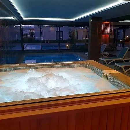 A Dreamy Luxury Two-bedroom With A Special View Of The Forest, Mountains And Sunset Hotell